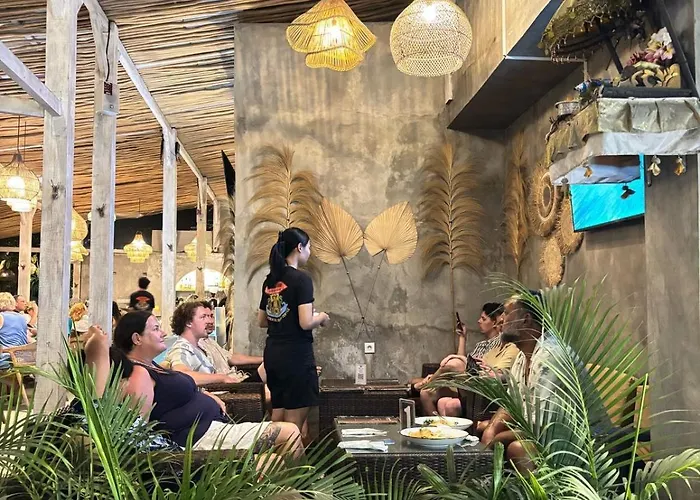 Danys House At Tiki Bar And Gasthof Nusa Lembongan