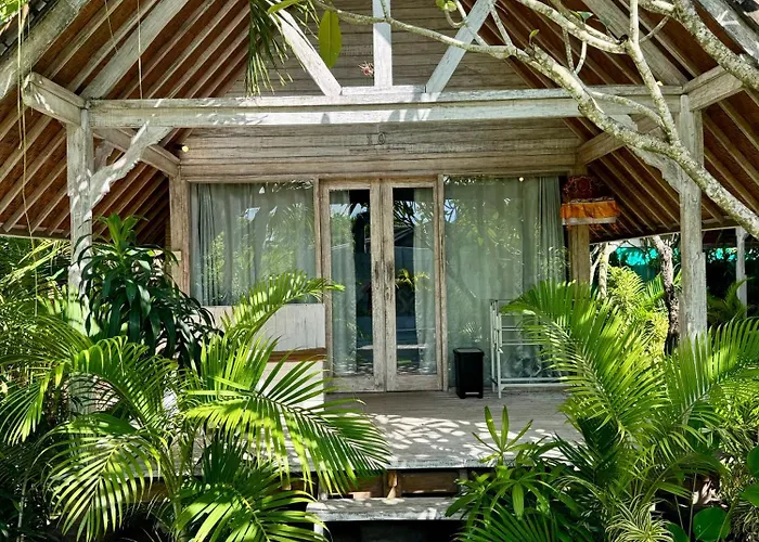 Danys House At Tiki Bar And Gasthof Nusa Lembongan